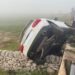 Ragusa, auto finisce su un muretto di pietra a secco