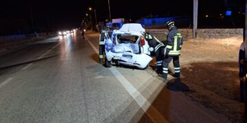 Ragusa, scontro tra due auto sulla strada che porta a Marina