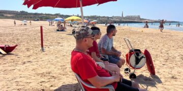 Scicli, attiva la postazione di salvamento con torretta nella spiaggia limitrofa alla fornace Penna