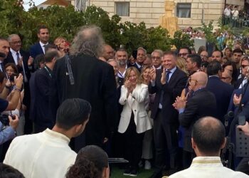 Monterosso, il maestro Terranova a Siracusa suona per la Meloni