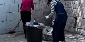Rifiuti abbandonati a Costa di Carro, sabato l’iniziativa di raccolta promossa da Legambiente