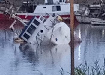 Scoglitti, un motopesca è affondato questa mattina all’interno del porto rifugio