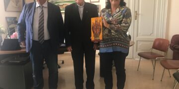 Comiso, mons. Battaglia dona un’icona di San Biagio alla città