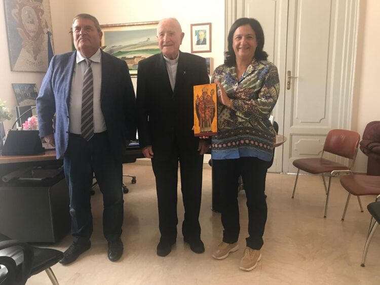 Comiso, mons. Battaglia dona un’icona di San Biagio alla città