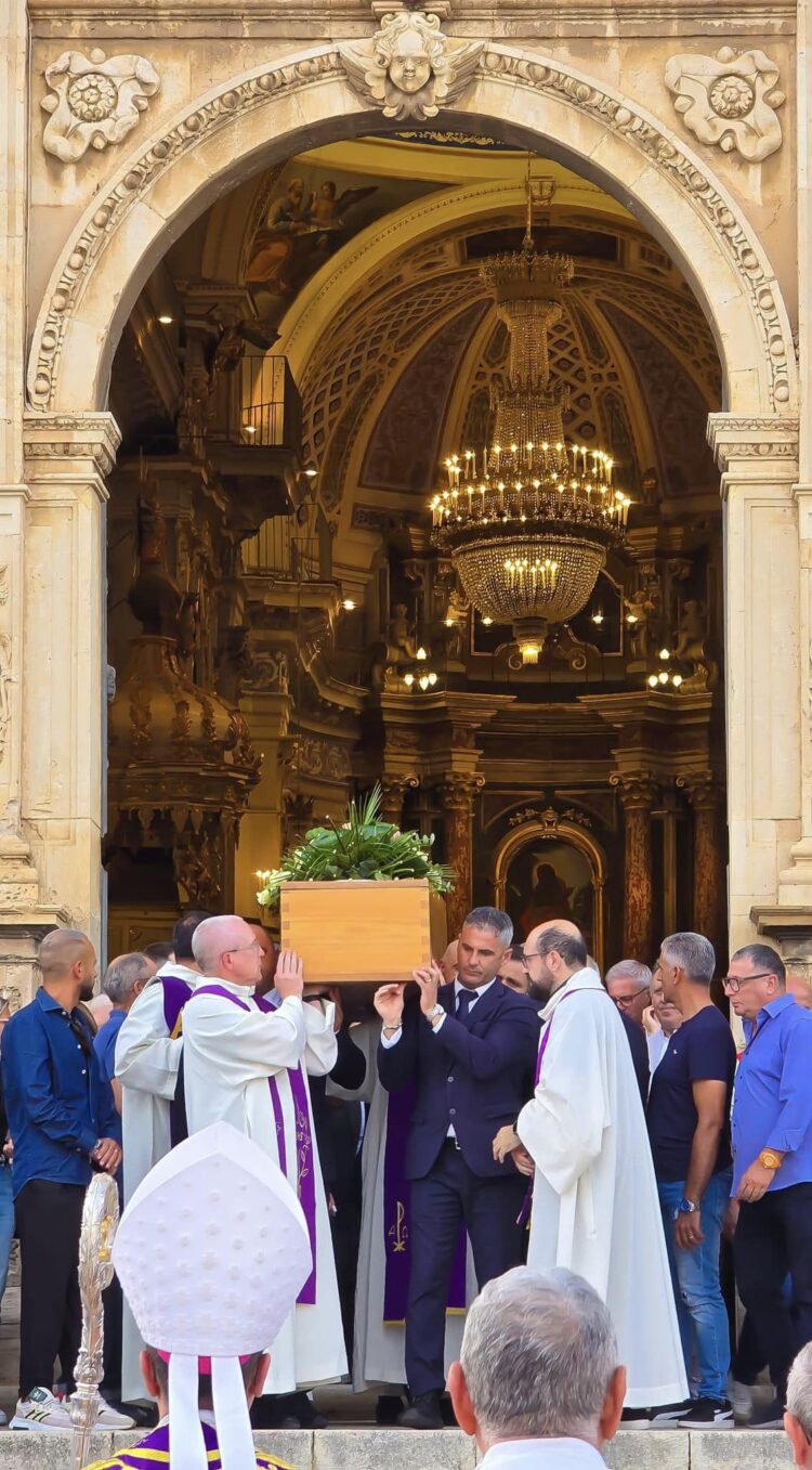 Vittoria ha reso l’ultimo saluto all’arciprete emerito Vittorio Pirillo