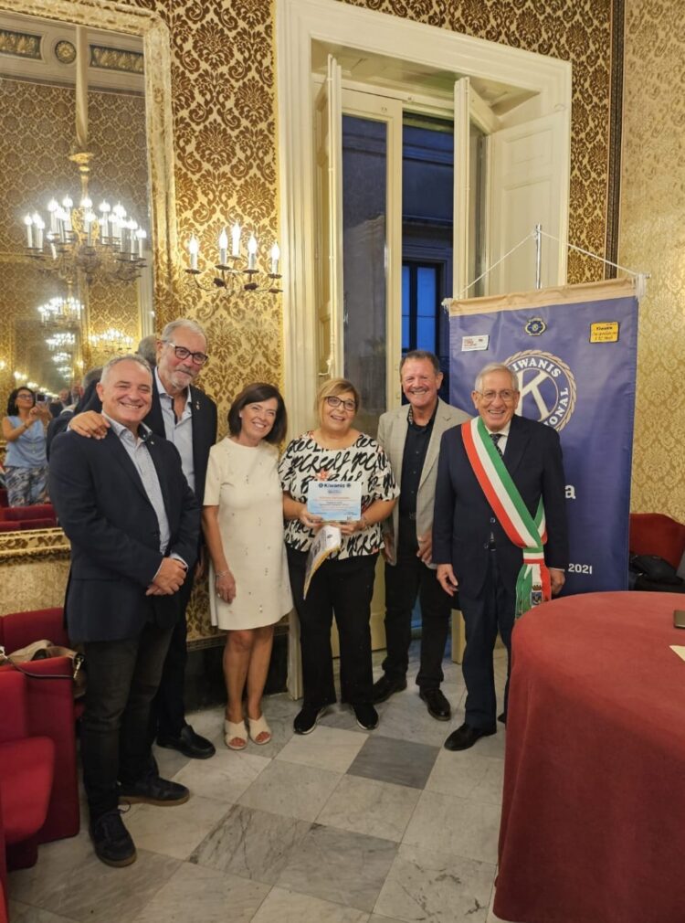 Vittoria, l’Aiffas premiata a palazzo di Città dal Kiwanis club Kamarina