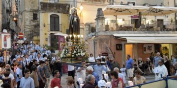 Ragusa, a Ibla la processione in onore dell’Addolorata