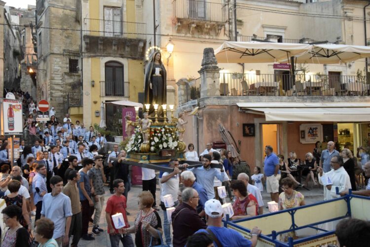 Ragusa, a Ibla la processione in onore dell’Addolorata