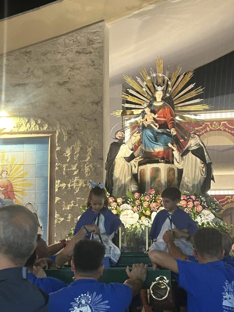 Pedalino, la comunità dei fedeli è stata affidata a Maria Santissima del Rosario