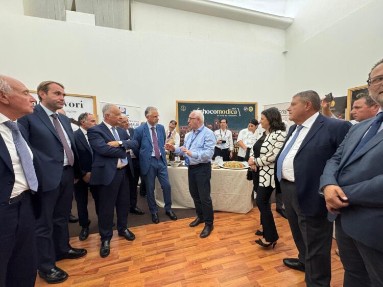 Il consorzio di tutela del cioccolato di Modica Igp ha ricevuto una folta delegazione di rappresentanti istituzionali al G7 di Siracusa