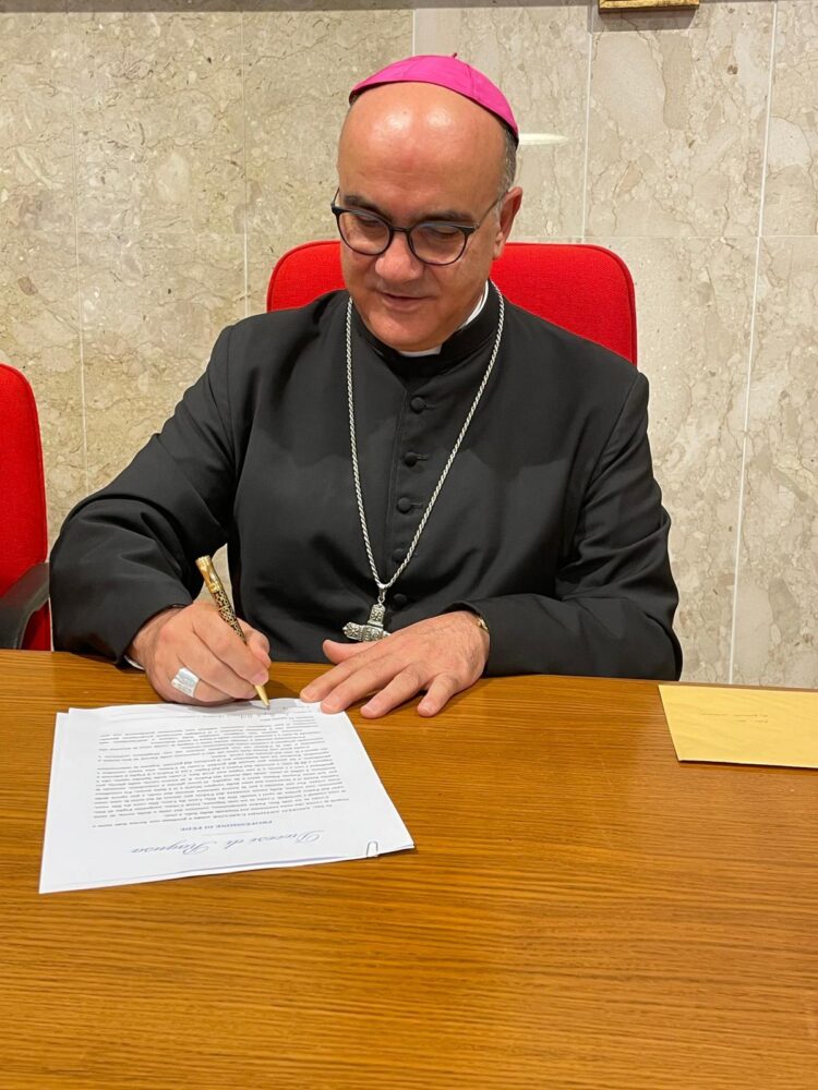 Giuramento e professione di fede dei nuovi parroci della diocesi di Ragusa