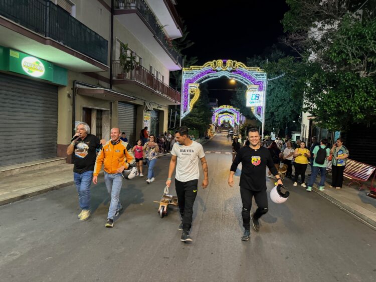 Giarratana, la corsa dei carramatti coinvolge l’intera città