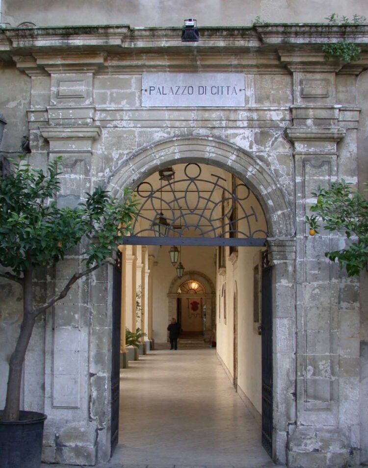 Modica, i lavoratori delle cooperative sociali proclamano lo stato di agitazione