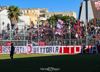 Vittoria calcio, trasferta vietata a Siracusa per i tifosi di fede biancorossa