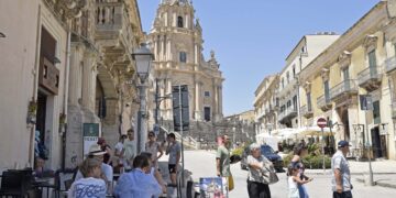 Ragusa, Confcommercio e Federalberghi chiedono di posticipare ulteriormente l’aumento della tassa di soggiorno