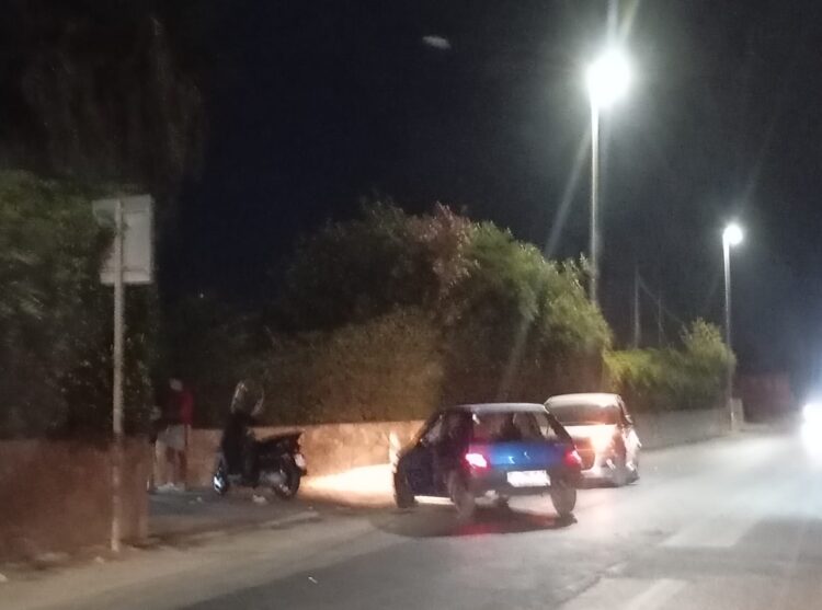 Scontro tra auto e scooter sulla Scoglitti-Vittoria, due feriti in prognosi riservata