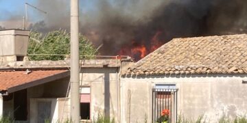 Vittoria, vasto rogo in contrada Salina