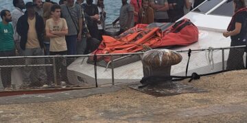 Pozzallo, concluso lo sbarco di 32 migranti