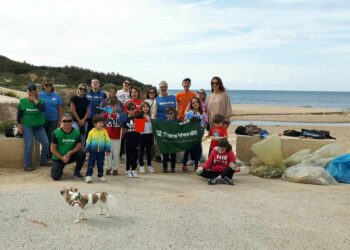 Vittoria, Fare Verde bonifica dai rifiuti la foce del fiume Ippari