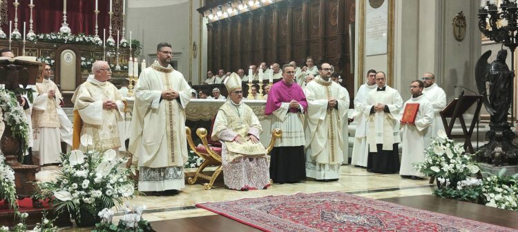 Ragusa, Giuseppe Cascone e Luca Roccaro sono stati ordinati sacerdoti questa sera in cattedrale