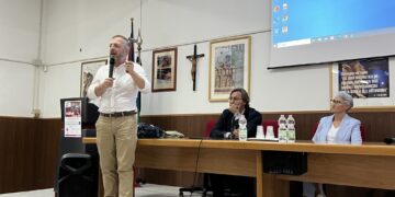 Lo scienziato Bucci della Philadelphia University ha tenuto una lectio magistralis al liceo classico Umberto I