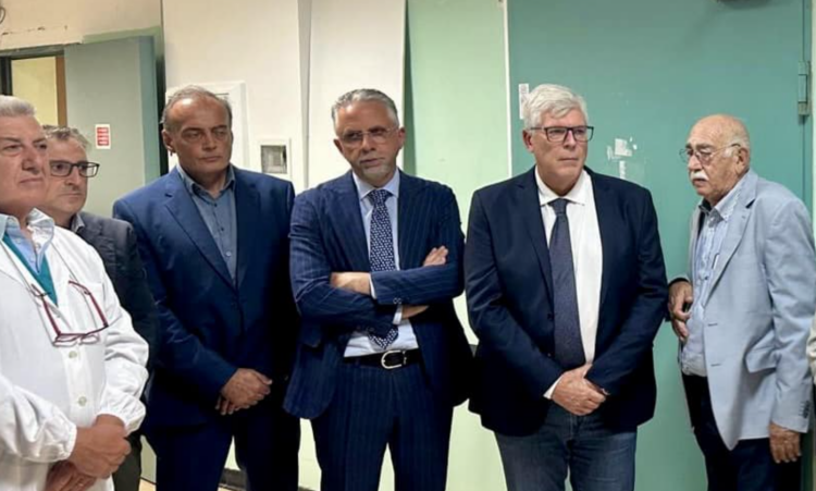 Vittoria e la consegna della Tac, l’on. Abbate: “Il pronto soccorso sarà in grado di venire incontro all’enorme richiesta di esami che arrivano”