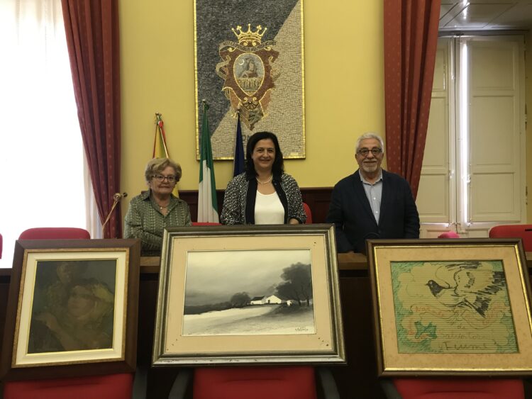Comiso, donate al Comune tre opere pittoriche originali di artisti comisani