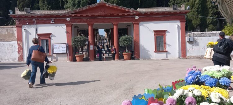 Ragusa, i servizi di bus navetta per la commemorazione dei defunti