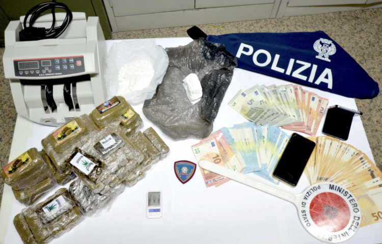 Ragusa, droga e contante per 47mila euro sequestrati in casa di un gambiano: il Riesame gli restituisce i soldi