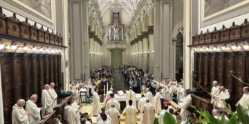L’apertura del Giubileo ieri sera in Cattedrale: “Un tempo opportuno per riaccendere la speranza”
