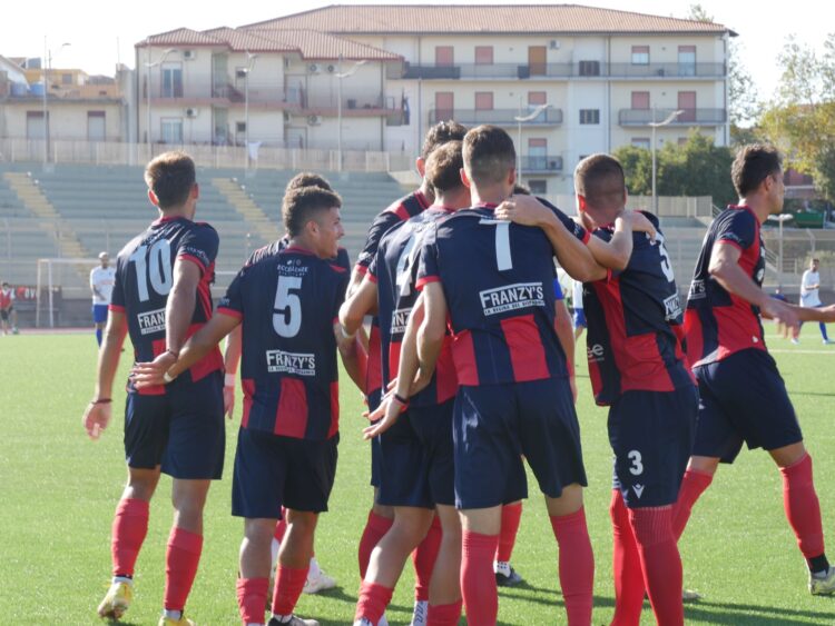 Modica calcio, vittoria di carattere sul campo del Misterbianco