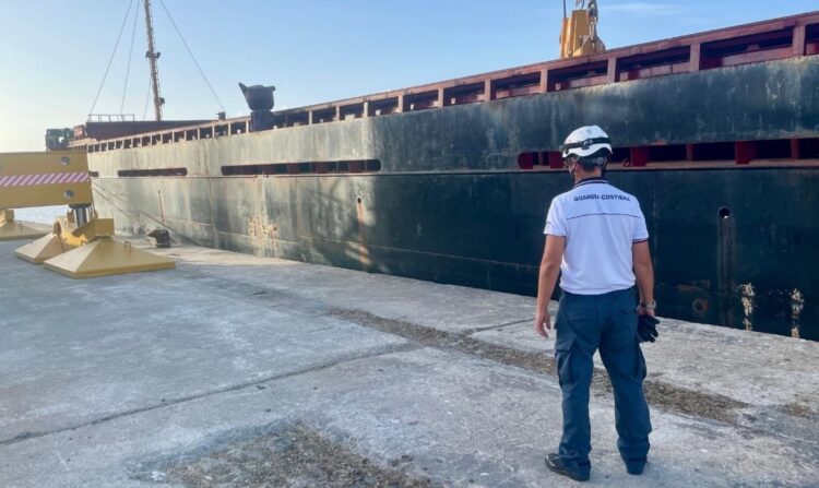 Pozzallo, fermo amministrativo per una nave della Tanzania