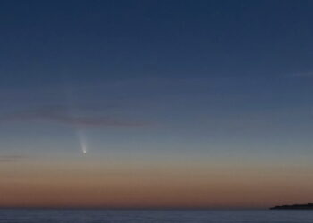 Sampieri, lo scatto che immortala la cometa Atlas