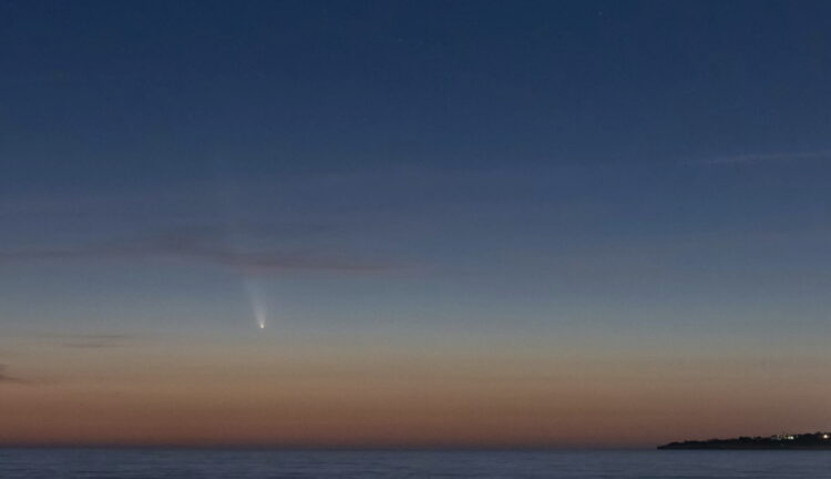 Sampieri, lo scatto che immortala la cometa Atlas