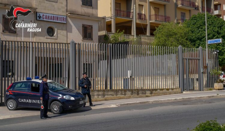 Ispica, in giro con l’auto ma senza patente: denunciati due giovani