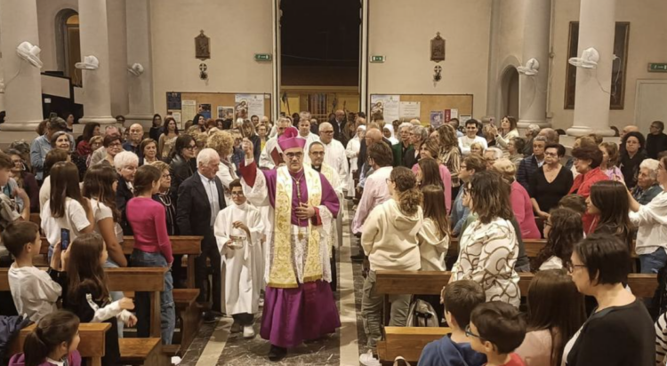 Marina di Ragusa ha accolto in maniera calorosa il vescovo Giuseppe La Placa