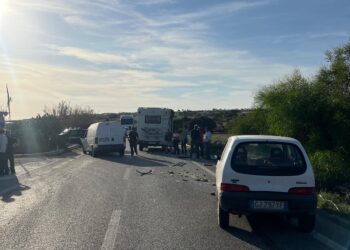 Sampieri, incidente stradale: scontro tra quattro auto. Ferito un 50enne