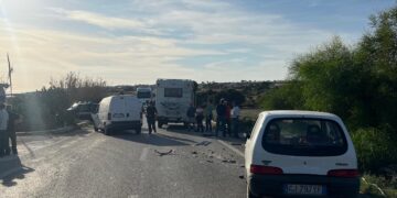 Sampieri, incidente stradale: scontro tra quattro auto. Ferito un 50enne