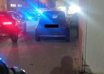 Vittoria, duello rusticano in piazza Senia: finisce a coltellate