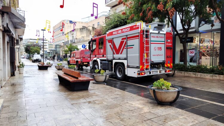 Maltempo a Ragusa, allagati alcuni negozi in via Roma