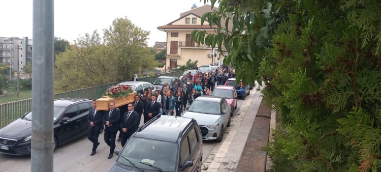 L’ultimo saluto all’ex bandiera del Ragusa calcio Carlo Cesarato