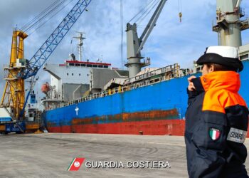 Porto di Pozzallo, la Guardia di costiera ferma una nave mercantile della Tanzania