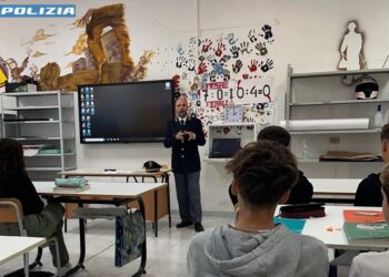 Modica, la polizia tra i banchi di scuola per parlare di bullismo e cyberbullismo