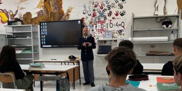 Modica, la polizia tra i banchi di scuola per parlare di bullismo e cyberbullismo