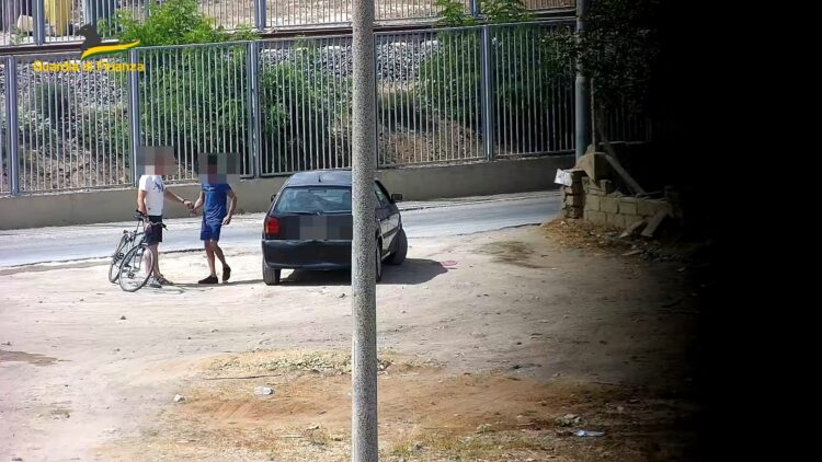 Vittoria, otto persone in carcere per spaccio di droga