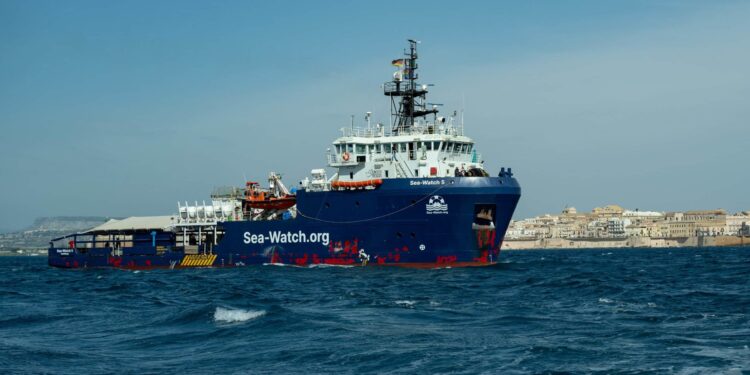 Migranti, annullata dal Tribunale di Ragusa la multa inflitta a Sea Watch