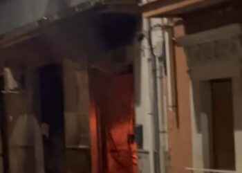 Comiso, esplode ordigno dinanzi ad agenzia di pompe funebri