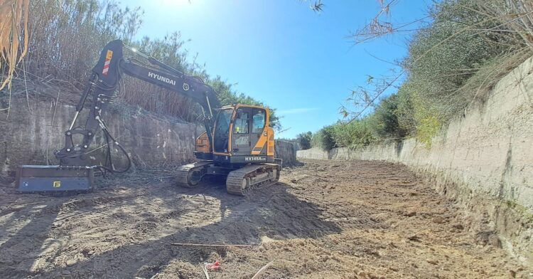 Comiso, lavori di pulizia e scerbatura del fiume Ippari