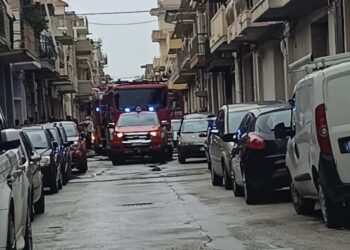 Vittoria, auto in fiamme in via Bologna