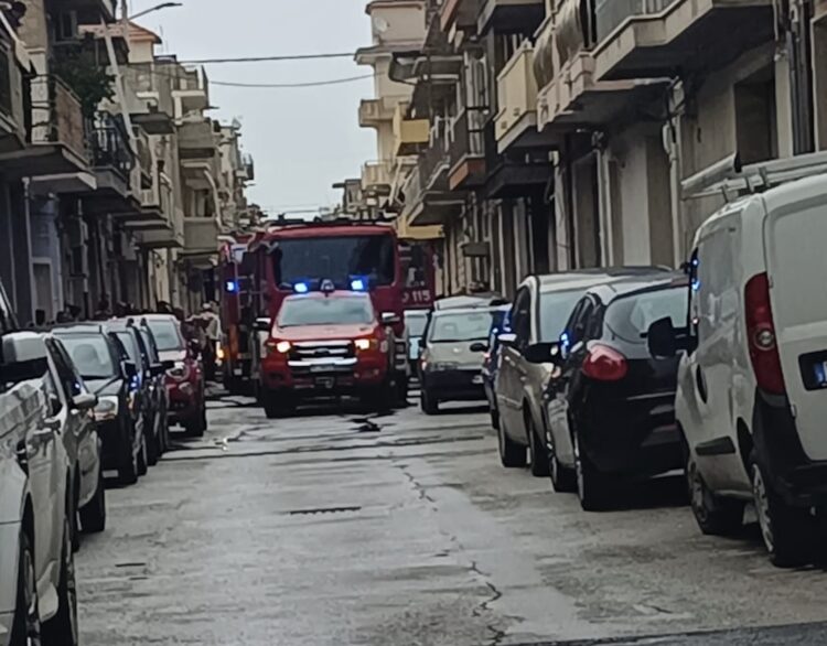 Vittoria, auto in fiamme in via Bologna